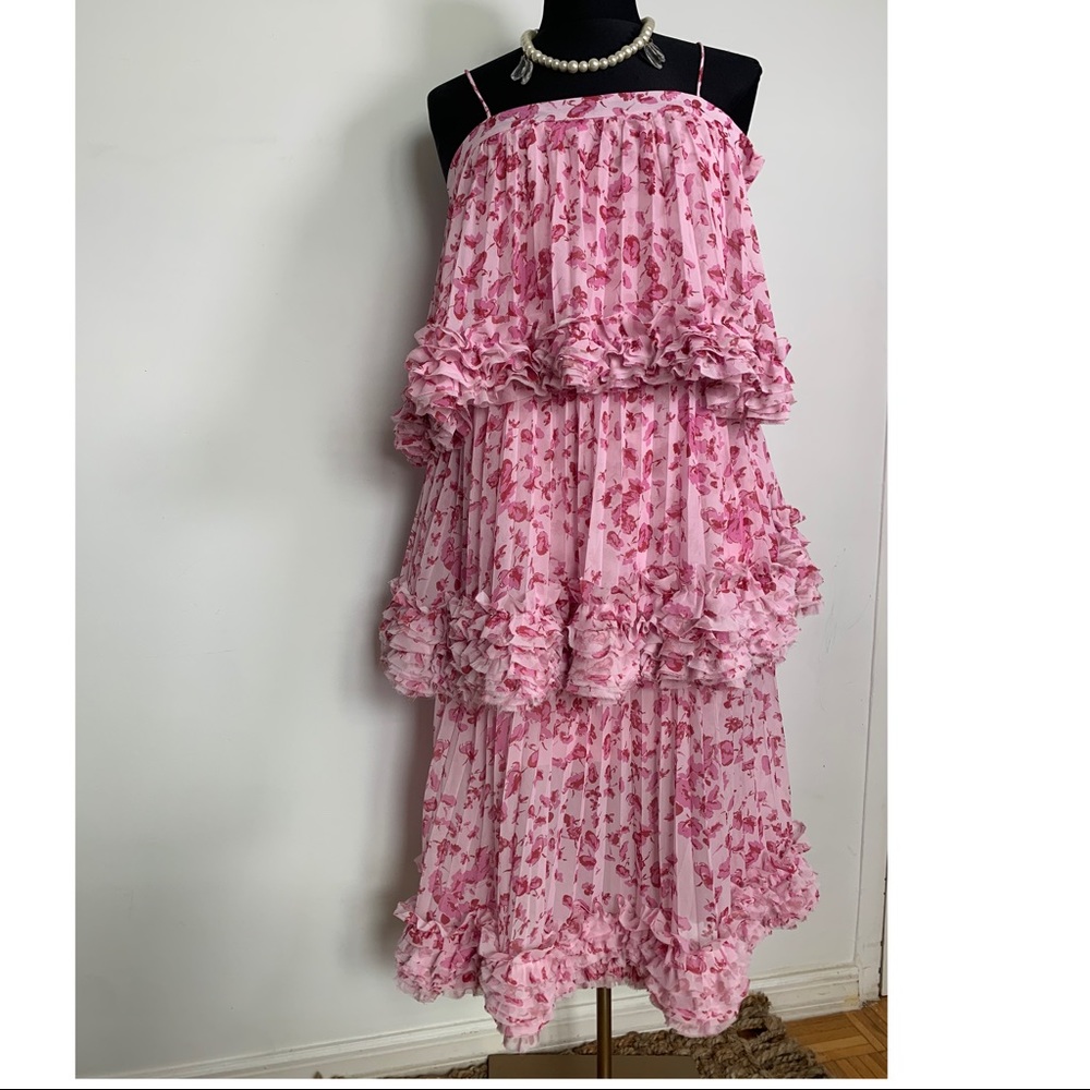 To die for!! Tiered ruffle chiffon dress